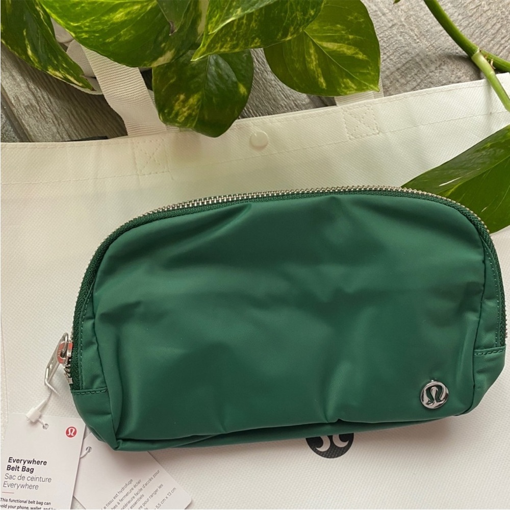 NWT Lululemon athletica 1L Everywhere Belt Bag (First Release) - Picture 2 of 8